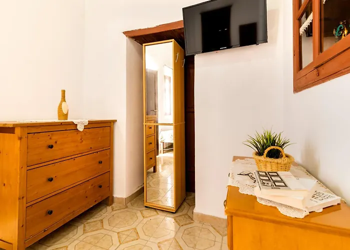 Mary\'S House Lindos